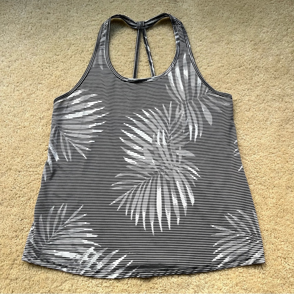 Old Navy Women’s Black & White Striped Exercise Tank Top - Size M - EUC